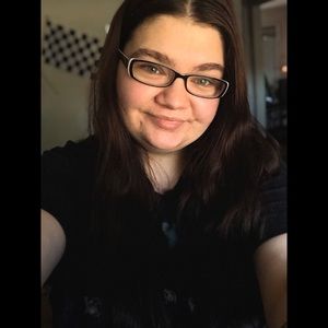 Meet your Posher, Courtney